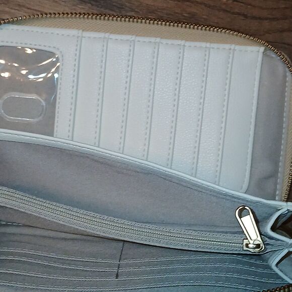 Thirty-One Wallet - Picture 4 of 7